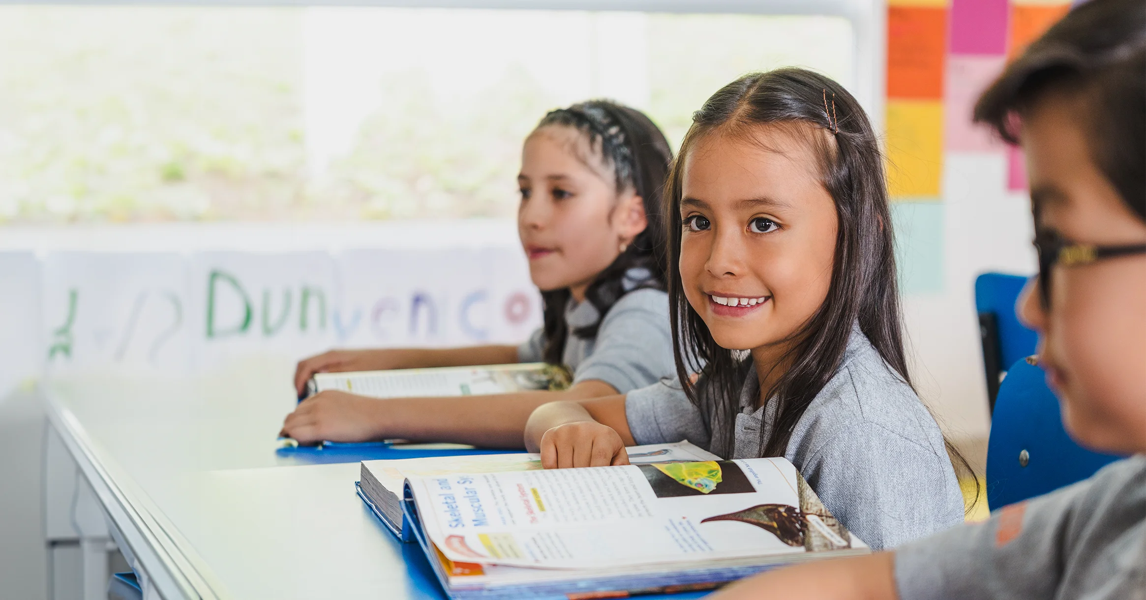 Solicita información