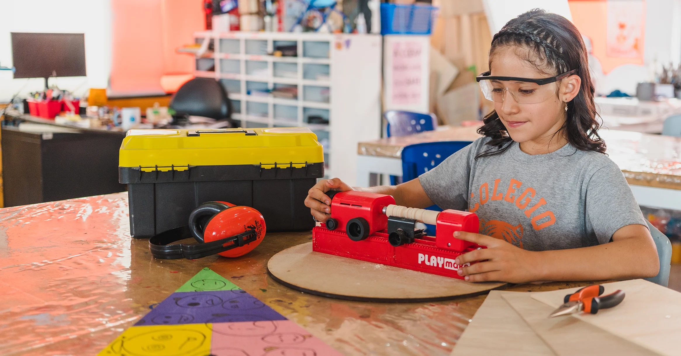 Solicita información