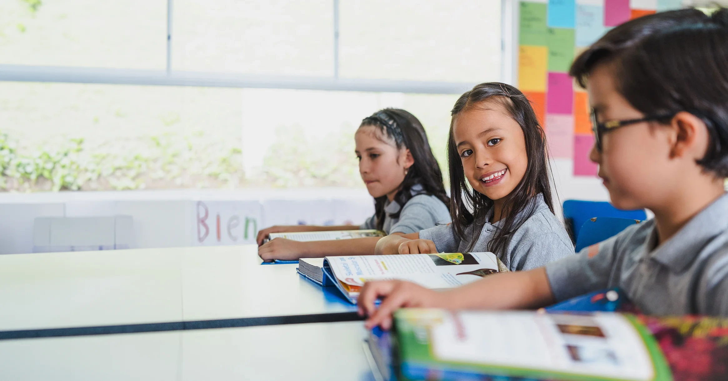 Solicita información