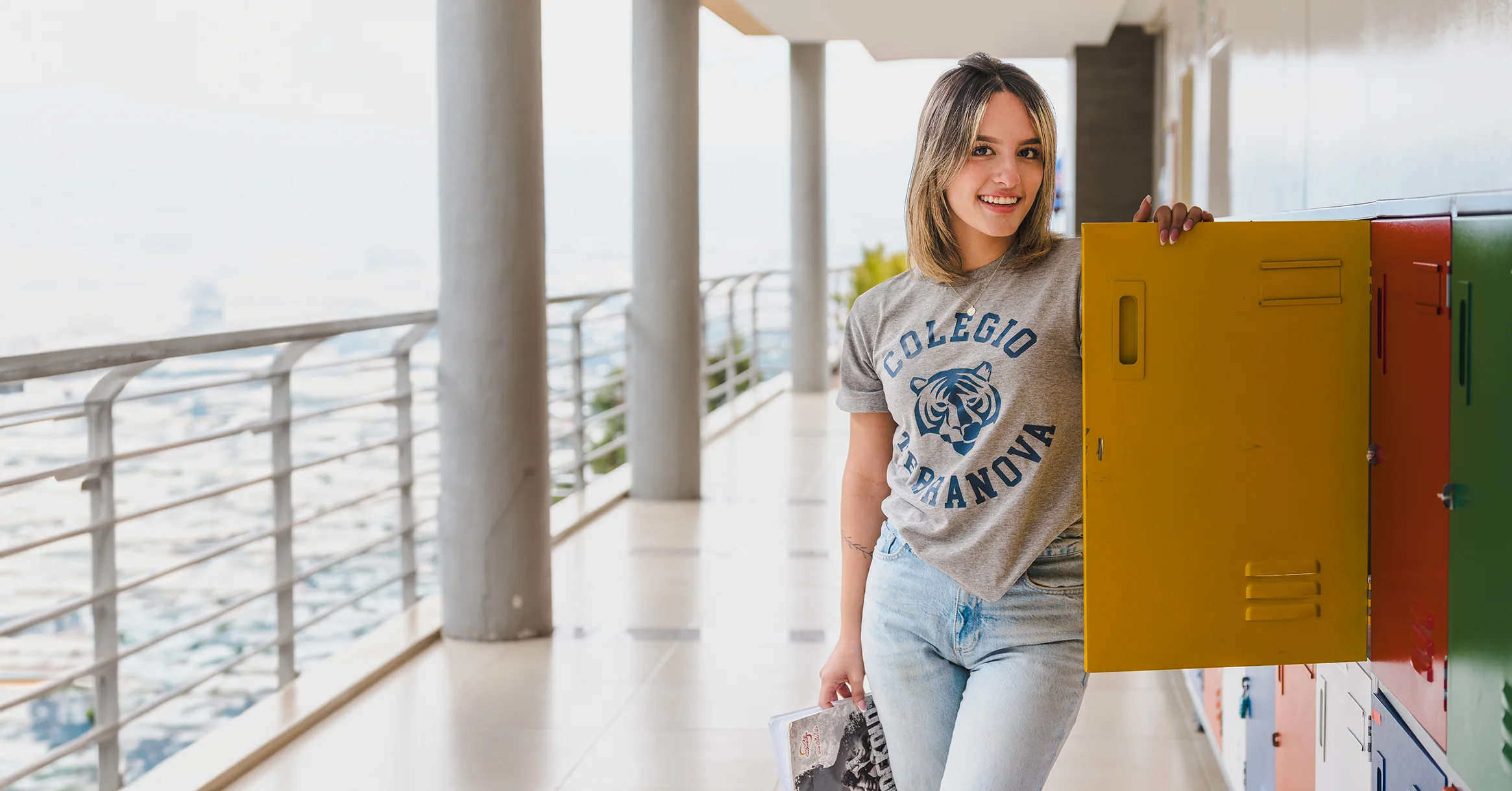 Solicita información